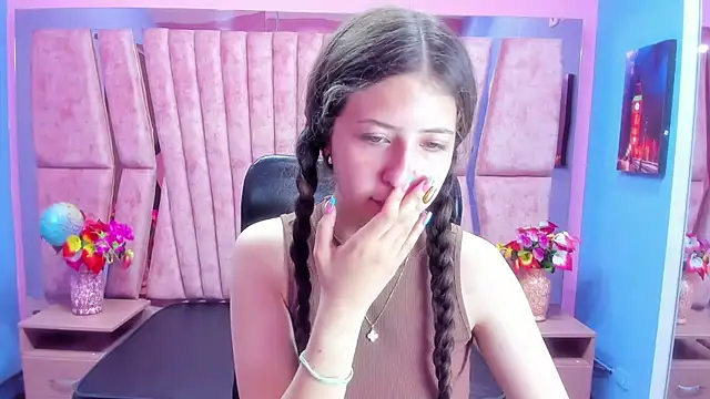 Snapshot of sarah_sweett_ chatting on 18, 10, 2025 sarah sweett online show from 18, 10, 2025