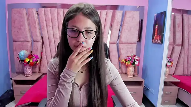 Snapshot of sarah_sweett_ chatting on 28, 10, 2025 sarah sweett online show from 28, 10, 2025