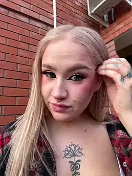 RollDolls online show from 21, 11, 2025