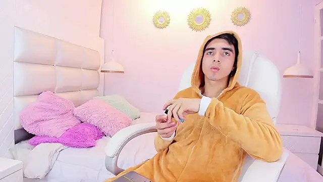 Hottie Guy online show from 14, 11, 2025