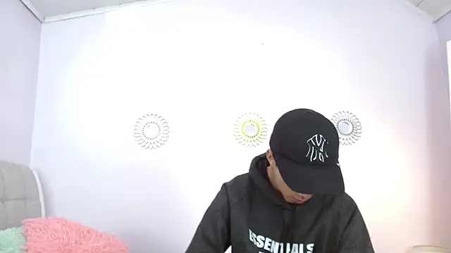 Hottie Guy online show from 24, 11, 2025