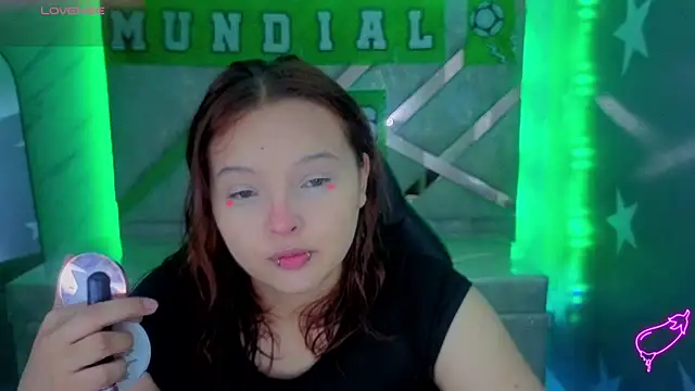 Snapshot of mia_foster_t chatting on 7, 7, 2026 mia foster t online show from 7, 7, 2026