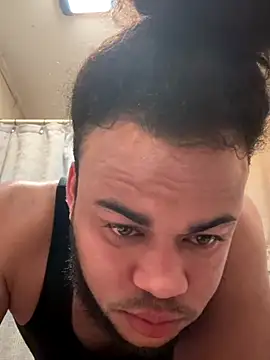 familia0210 online show from 17, 10, 2025