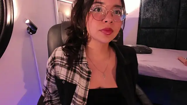 Snapshot of Jules_Angel chatting on 10, 6, 2026 Jules Angel online show from 10, 6, 2026