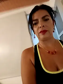 Snapshot of LunaMilf_ chatting on 4, 12, 2025 LunaMilf online show from 4, 12, 2025