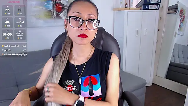 alexia james  online show from 14, 4, 2026