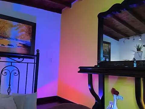 Zulyhenao online show from 6, 10, 2025