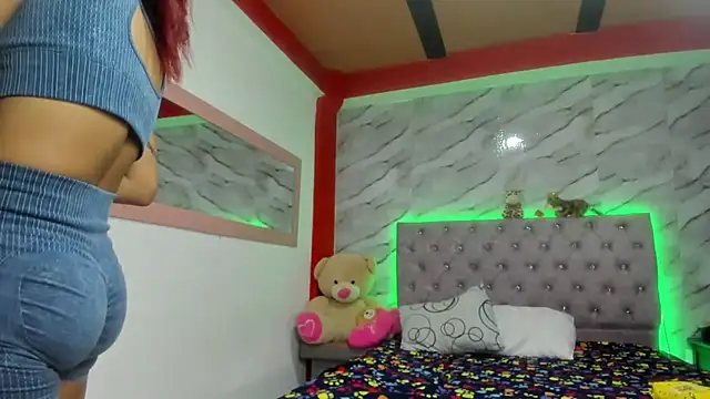 Stefany Andruw online show from 12, 11, 2025