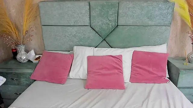 Clohe Bell online show from 25, 10, 2025