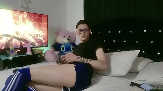 Tyler cat online show from 17, 10, 2025