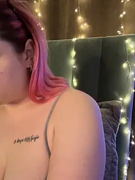 KellyMoors online show from 2, 2, 2026