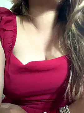 Snapshot of hottylover03 chatting on 8, 10, 2025 hottylover03 online show from 8, 10, 2025
