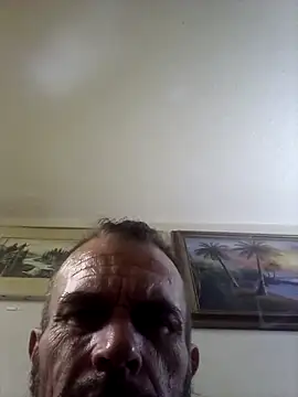 Snapshot of LetMeLiqU chatting on 3, 7, 2026 LetMeLiqU online show from 3, 7, 2026