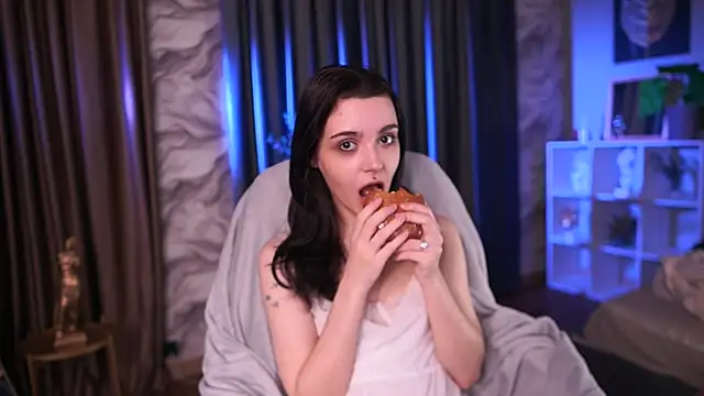 ElizabethMilller  online show from 17, 4, 2026