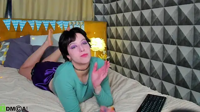 Sara Frayer online show from 5, 10, 2025