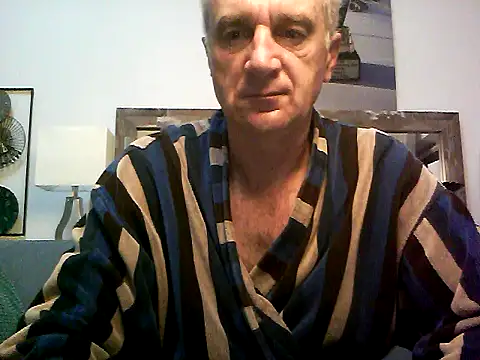 Snapshot of Vintermelon2 chatting on 6, 10, 2025 Vintermelon2 online show from 6, 10, 2025
