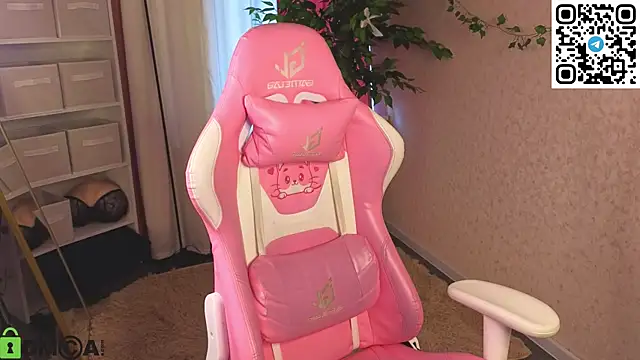 L1na Reeds online show from 15, 4, 2026