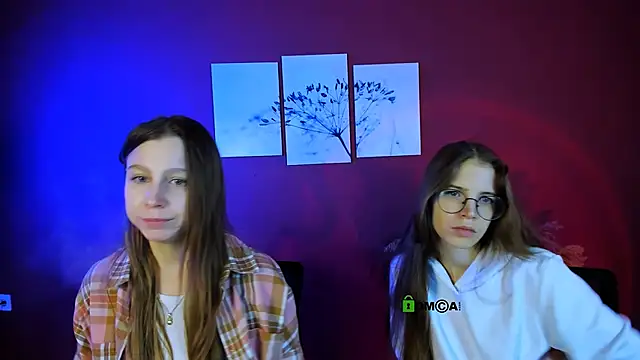 esme moore  online show from 20, 10, 2025