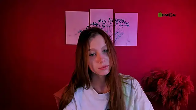 esme moore  online show from 18, 11, 2025