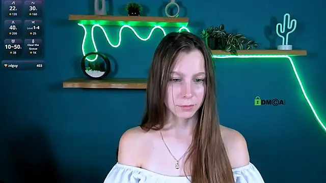 esme moore  online show from 19, 11, 2025