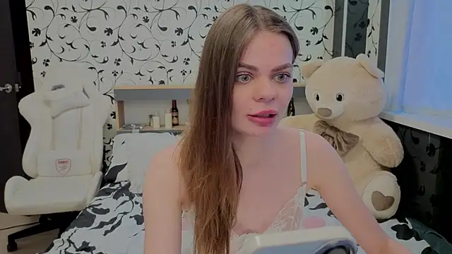 xAlisontiny online show from 6, 4, 2026