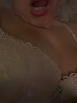 Daiana Andra online show from 18, 3, 2026