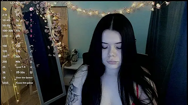 Mona Esty online show from 5, 3, 2026