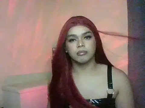 Snapshot of TarahFox chatting on 4, 10, 2025 TarahFox online show from 4, 10, 2025