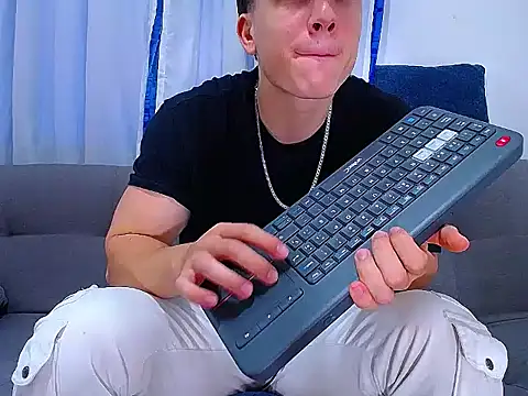Snapshot of andre_parker chatting on 2, 10, 2025 andre parker online show from 2, 10, 2025