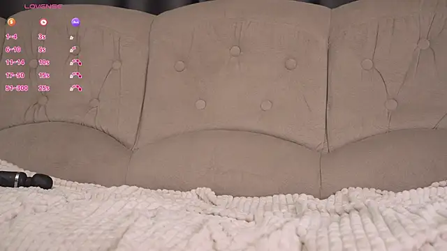 Snapshot of RanyThomson chatting on 5, 10, 2025 RanyThomson online show from 5, 10, 2025