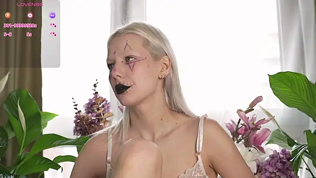 Snapshot of RanyThomson chatting on 18, 10, 2025 RanyThomson online show from 18, 10, 2025