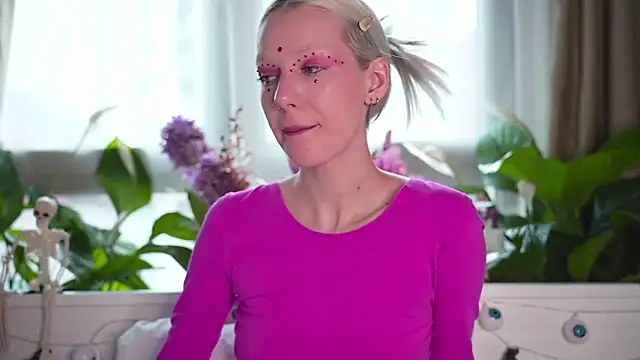 Snapshot of RanyThomson chatting on 28, 10, 2025 RanyThomson online show from 28, 10, 2025