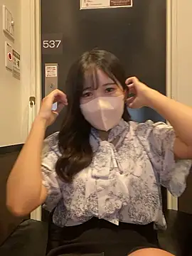 Snapshot of Aika_JP chatting on 7, 10, 2025 Aika JP online show from 7, 10, 2025