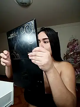 Mia belmontt online show from 3, 12, 2025