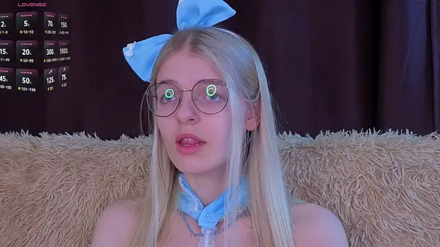 MonicaShiny online show from 16, 11, 2025