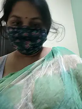Snapshot of lovelynishu chatting on 14, 10, 2025 lovelynishu online show from 14, 10, 2025