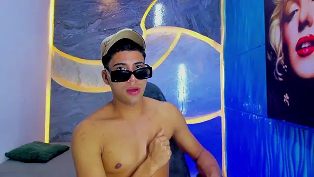 Play boys Hot2 online show from 30, 10, 2025