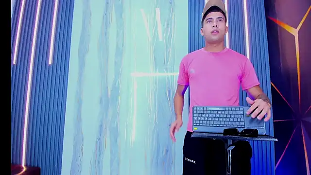 Play boys Hot2 online show from 1, 12, 2025