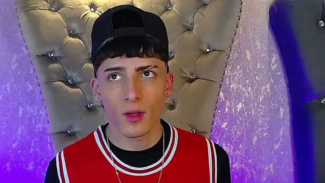 MateoMitchell online show from 23, 10, 2025