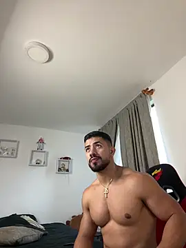 Ezzio Scolaro online show from 3, 3, 2026