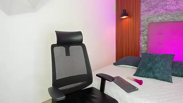 Sam Clark online show from 9, 10, 2025