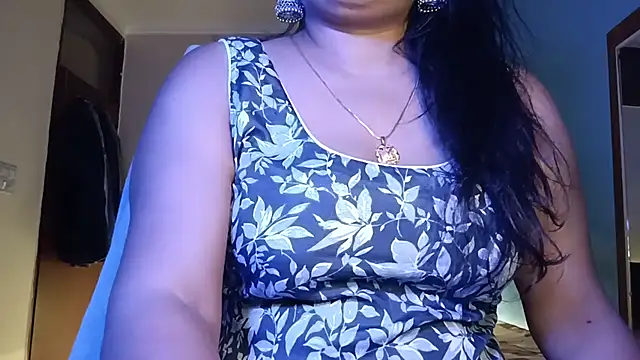 Snapshot of horny_milf_couple chatting on 1, 7, 2026 horny milf couple online show from 1, 7, 2026