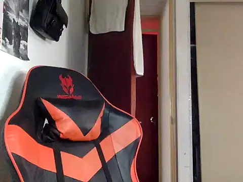 Snapshot of kaspar_6 chatting on 20, 10, 2025 kaspar 6 online show from 20, 10, 2025