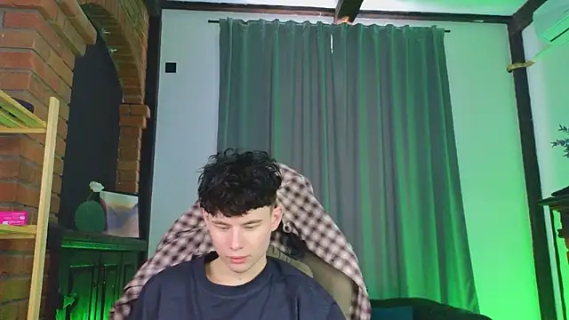 Cute Mike online show from 25, 2, 2026