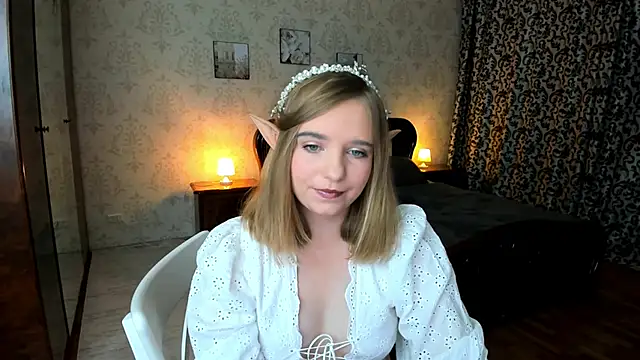 Snapshot of LunaCosplay chatting on 26, 10, 2025 LunaCosplay online show from 26, 10, 2025