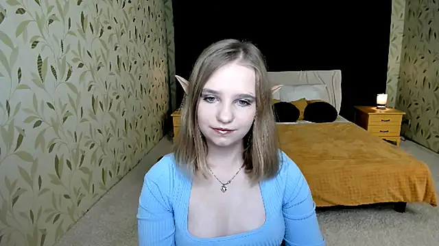 Snapshot of LunaCosplay chatting on 27, 10, 2025 LunaCosplay online show from 27, 10, 2025