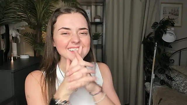 ThelmaJusto online show from 17, 11, 2025