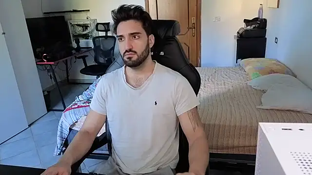 Al3xox02 online show from 13, 2, 2026