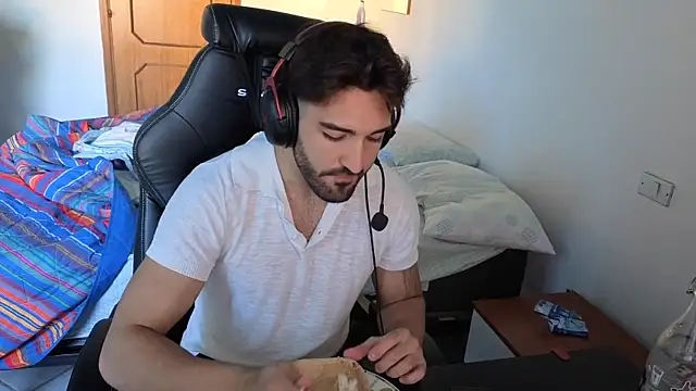 Al3xox02 online show from 8, 4, 2026