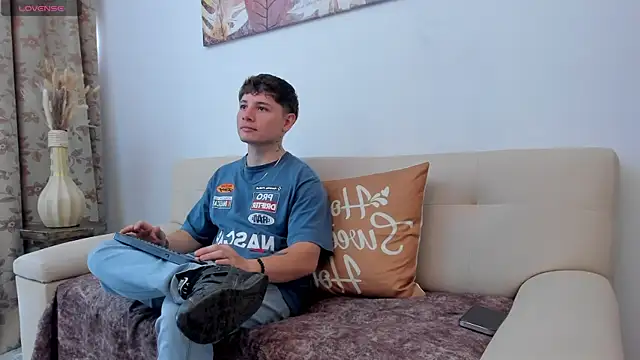 Leoo Miller online show from 11, 10, 2025